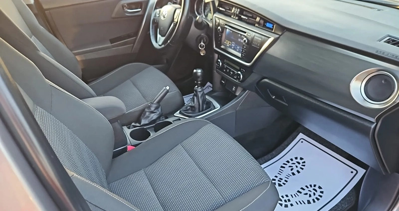 Toyota Auris cena 34900 przebieg: 225000, rok produkcji 2013 z Libiąż małe 232